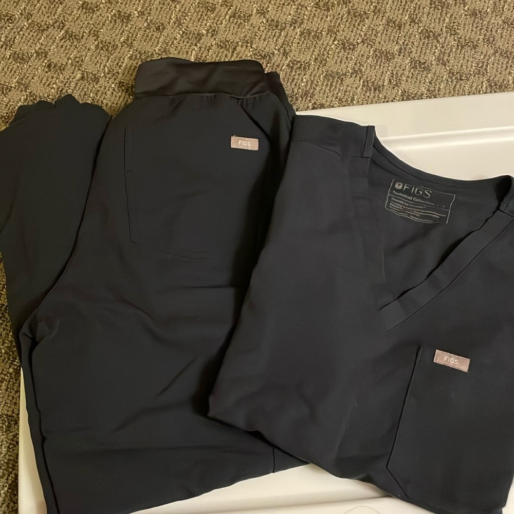 Figs scrubs